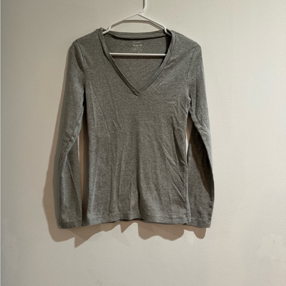 Gray V-Neck Long Sleeve Top